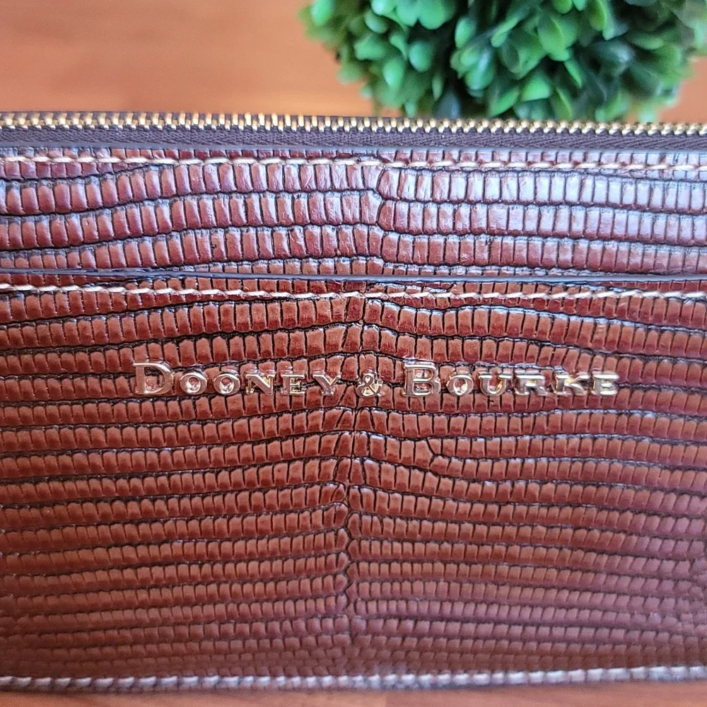 DOONEY & BOURKE Gingy Embossed Leather Crossbody Bag - Picture 10 of 12